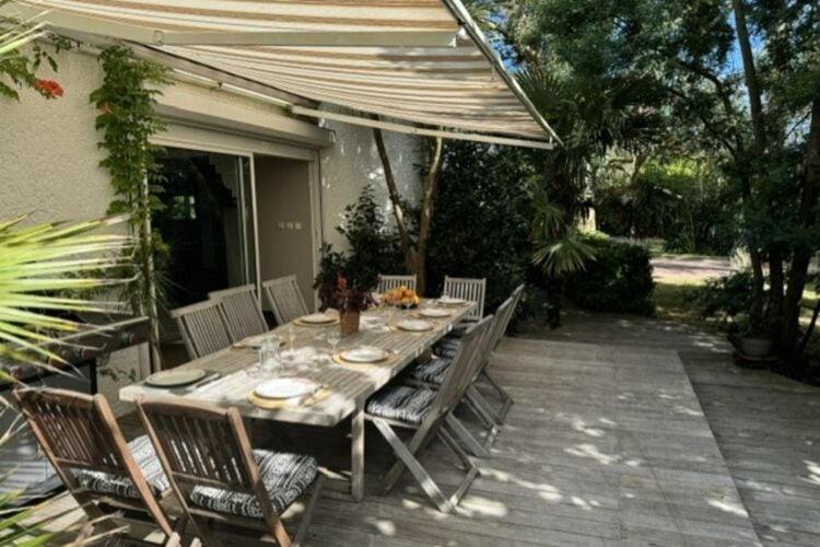 Holiday Home With Indoor Pool, Le Porge Exterior foto
